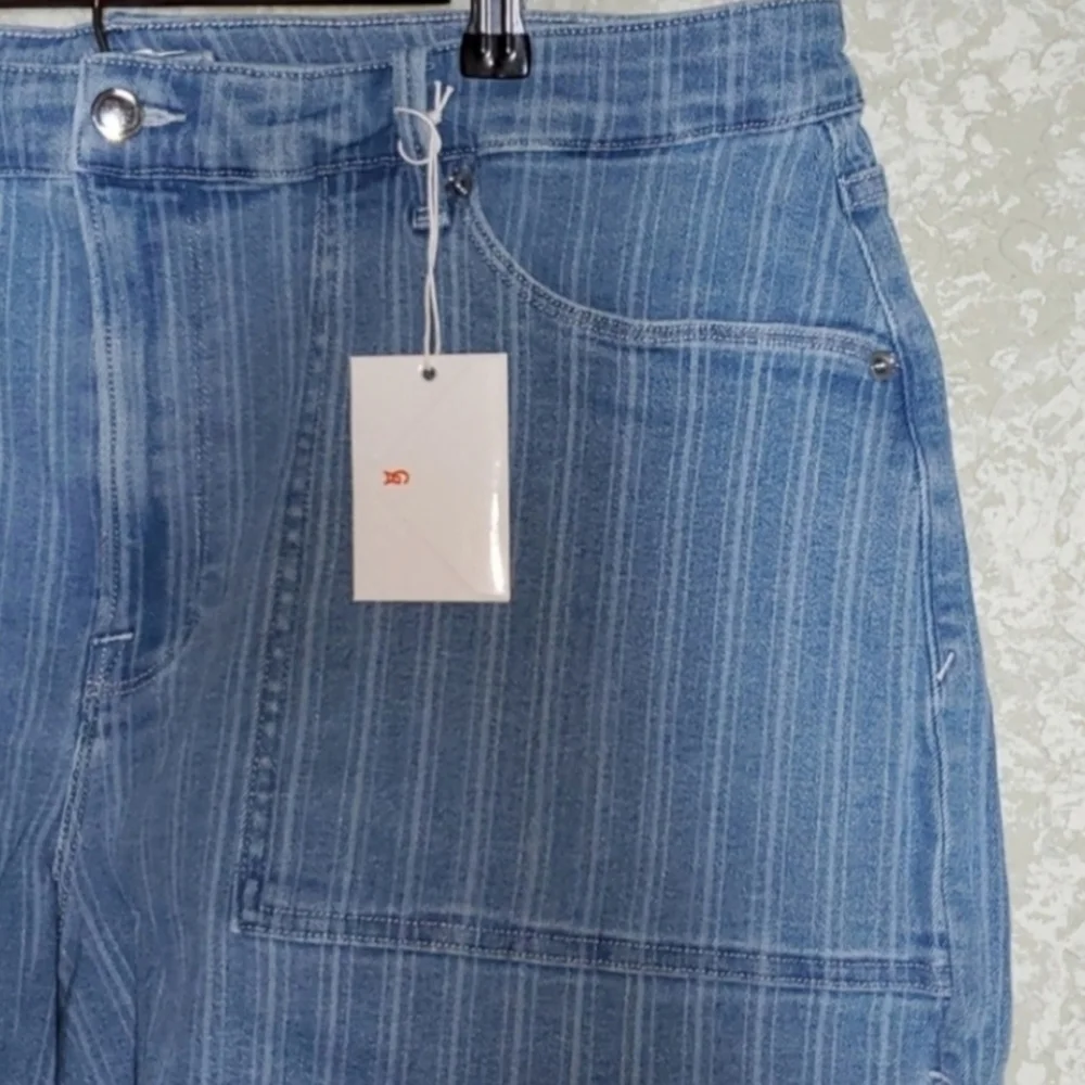 ⚜️Good American Blue Jean Shorts with Frayed Hem